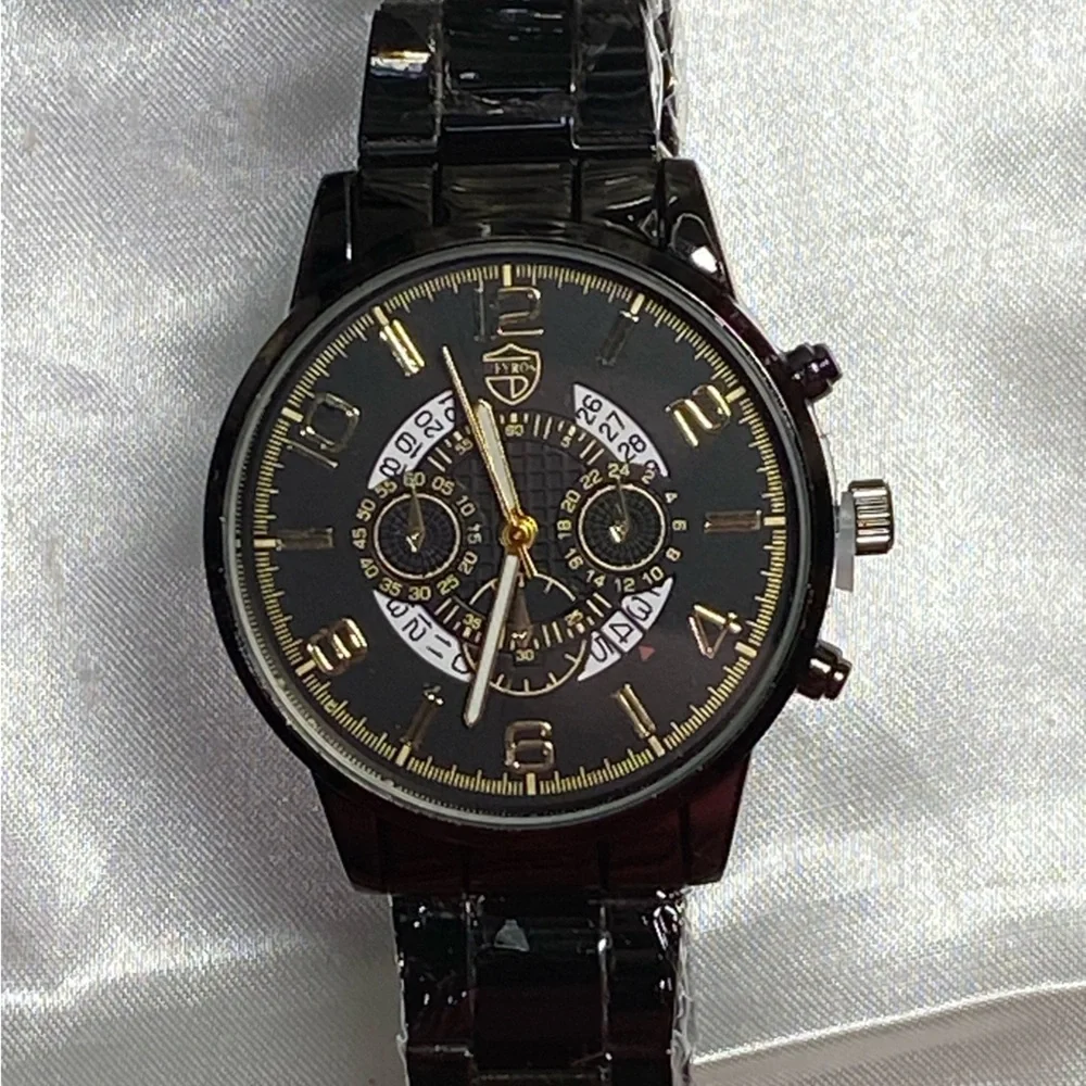 Sophisticated Black and Gold Men's Watch